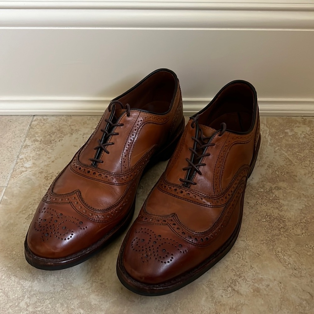 Allen Edmond’s Men’s McAllister Wingtip Oxford